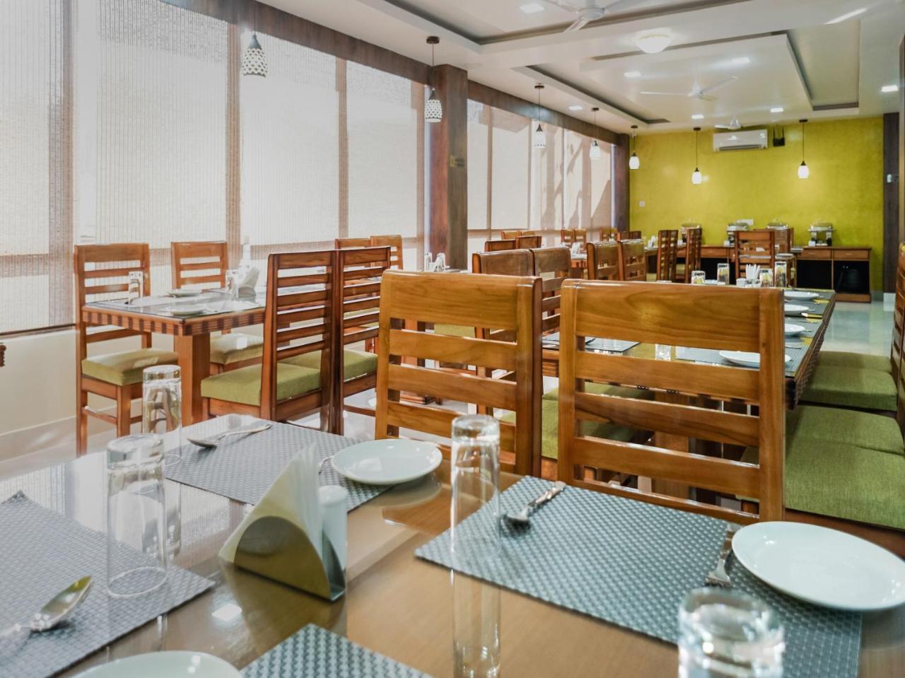 Pemaling Lords Eco Inn Guwahati Luaran gambar